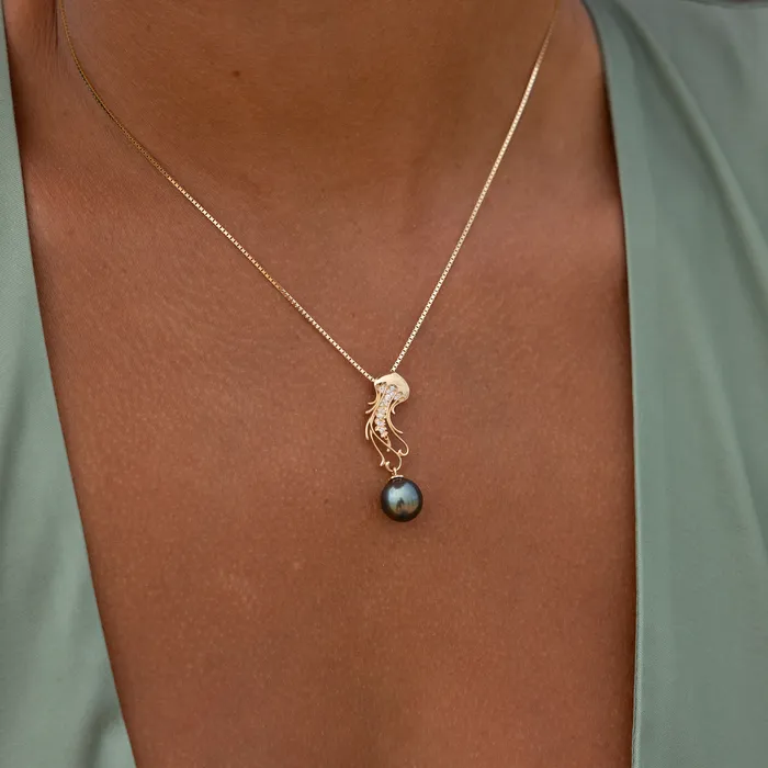 Necklaces Maui Divers Jewelry Ocean Dance Jellyfish Tahitian Black Pearl Pendant in Gold with Diamonds 910mm