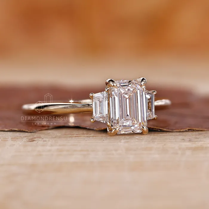 Rings Diamondrensu 101 CT Emerald Cut Lab Grown Diamond Ring Side Trapezoid Three Stone Diamond Ring