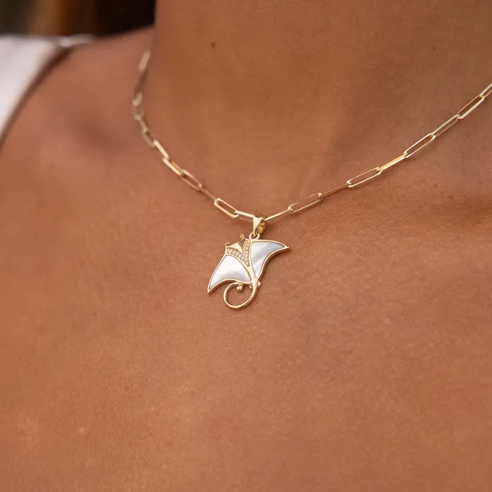 Sealife Manta Ray Mother of Pearl Pendant in Gold with Diamonds 21mm Maui Divers Jewelry Necklaces
