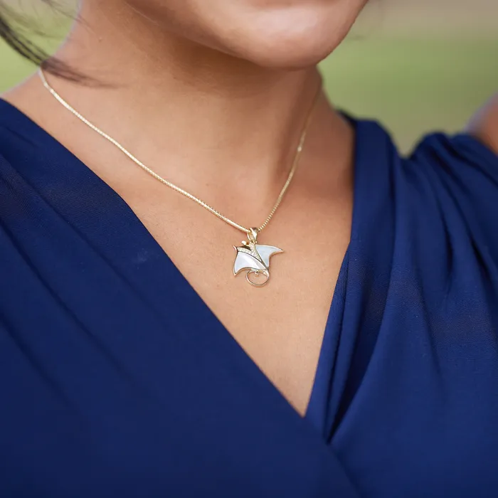Sealife Manta Ray Mother of Pearl Pendant in Gold with Diamonds 21mm Maui Divers Jewelry Necklaces