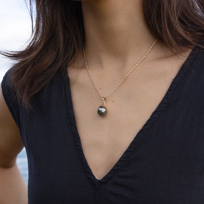 Waterfall Circle Tahitian Black Pearl Pendant in Gold 1215mm Maui Divers Jewelry Necklaces