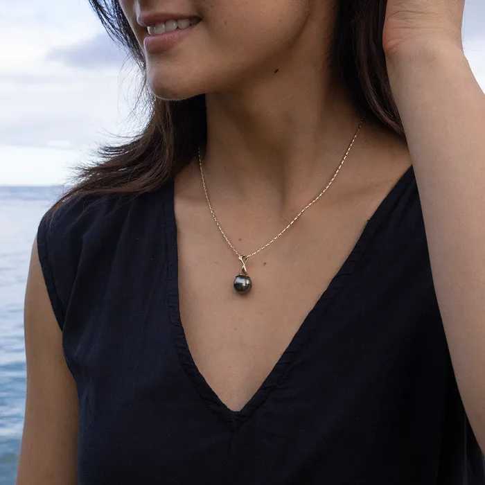 Waterfall Circle Tahitian Black Pearl Pendant in Gold 1215mm Maui Divers Jewelry Necklaces